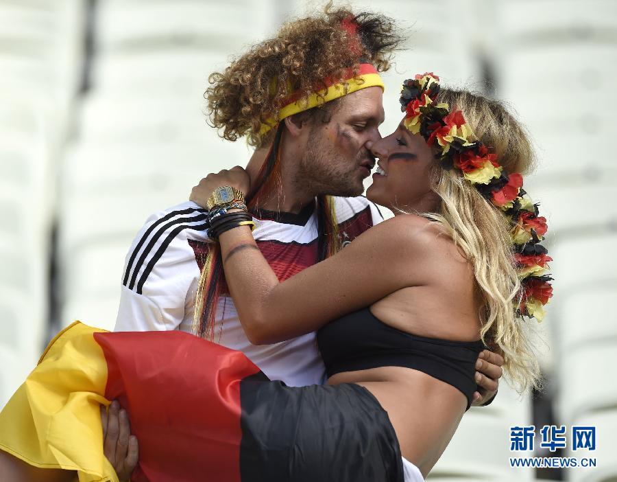 Photo album: Kisses in World Cup