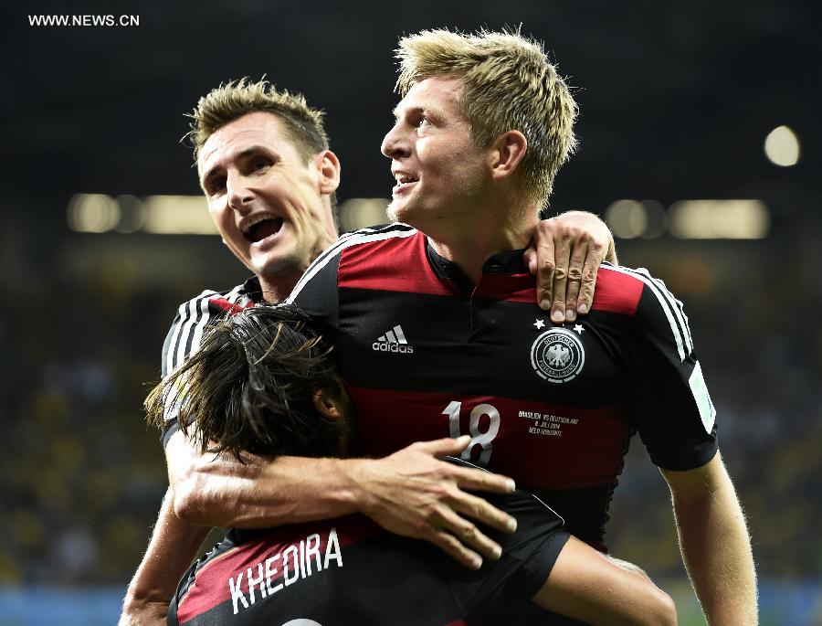 Germany crush Brazil to advance to World Cup final