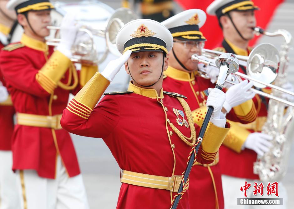 Guard of Honor of PLA shows up in new uniform