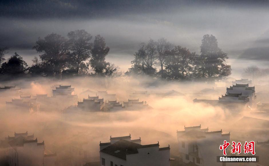 Fascinating Wuyuan in thin fog