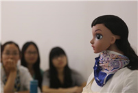 Charming robot teacher gives lecture in Jiangxi
