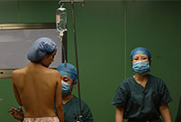 Photo story: A model’s breast implant surgery
