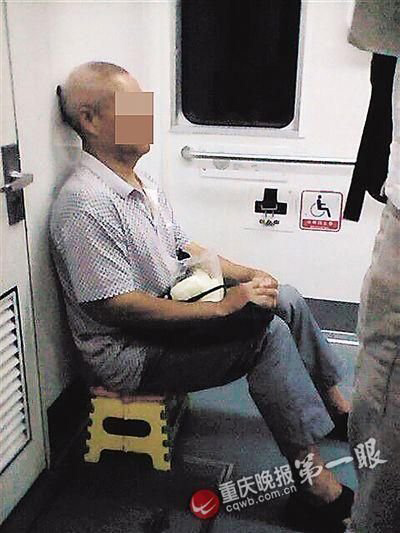 Elder rides light rail car with his own stool, and with dignity