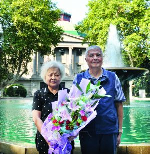Retired husband and wife professors donate their million yuan life savings to university