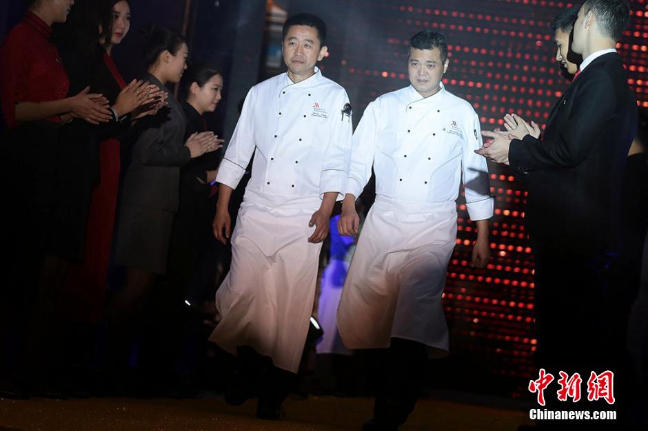 Interesting restaurant uniform show held in Changzhou