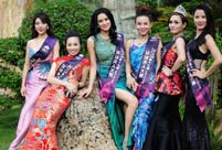 Contestants of Mrs. Globe pose for photo in Shenzhen