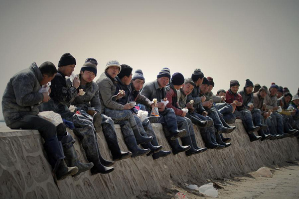 China to introduce real-name registration for migrant workers
