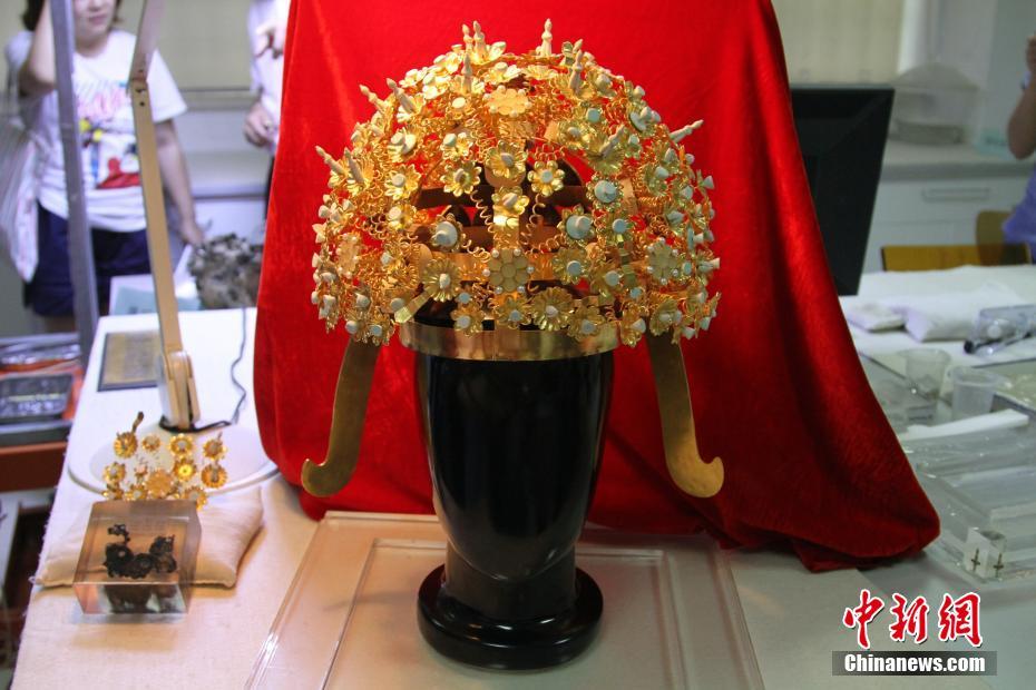 Crown of Empress Xiao of Sui Dynasty revealed in northwest China