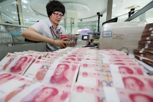 Expert warns against overreacting to RMB exchange rate fluctuations
