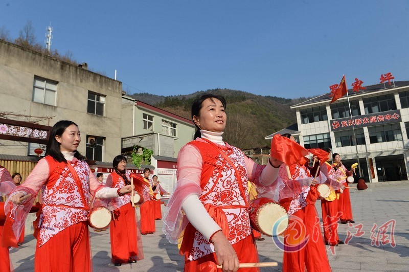 Baokang County promotes cultural development