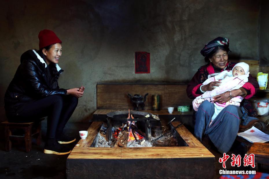 The grandmothers in power in China's “Kingdom of Women”