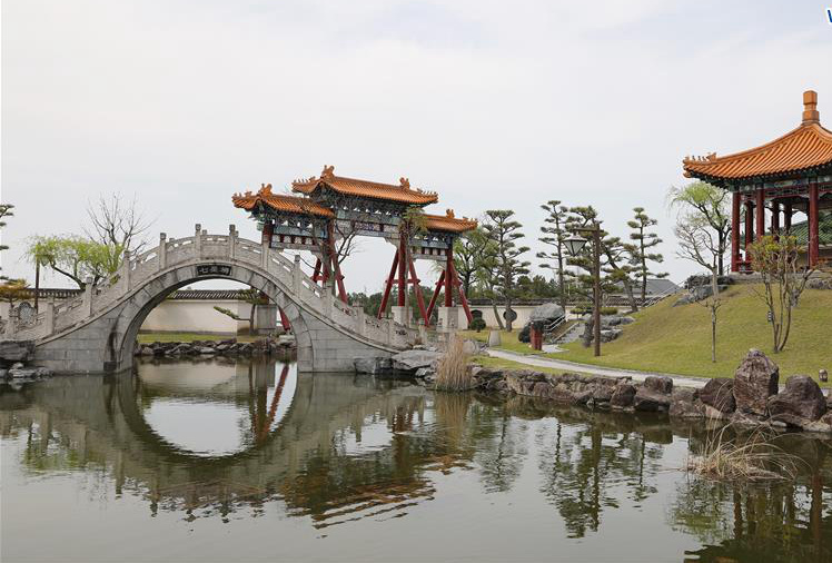 Encho-en garden, one of biggest full-scaled Chinese-style garden in Japan
