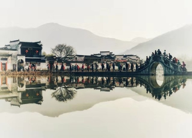 Man tours China, records splendid scenery with over 80,000 photos