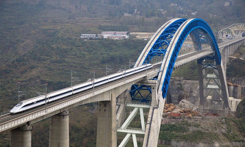 Bullet train conducts test run on Chengdu-Guiyang railway