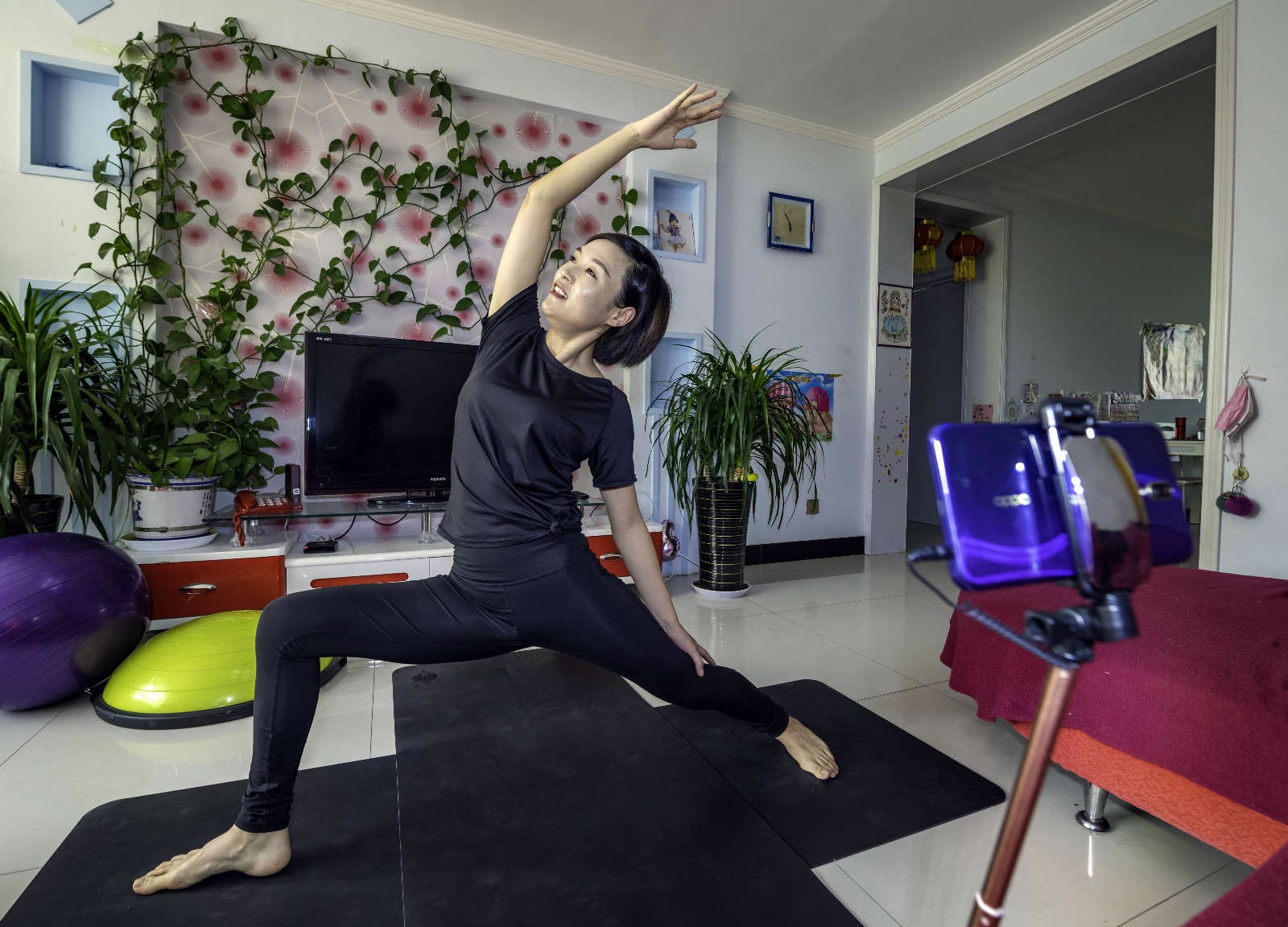 NW China’s Xinjiang takes fitness to “cloud”