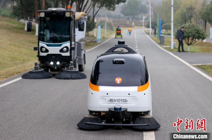 Wuhan builds country’s first theme park for self-driving vehicles