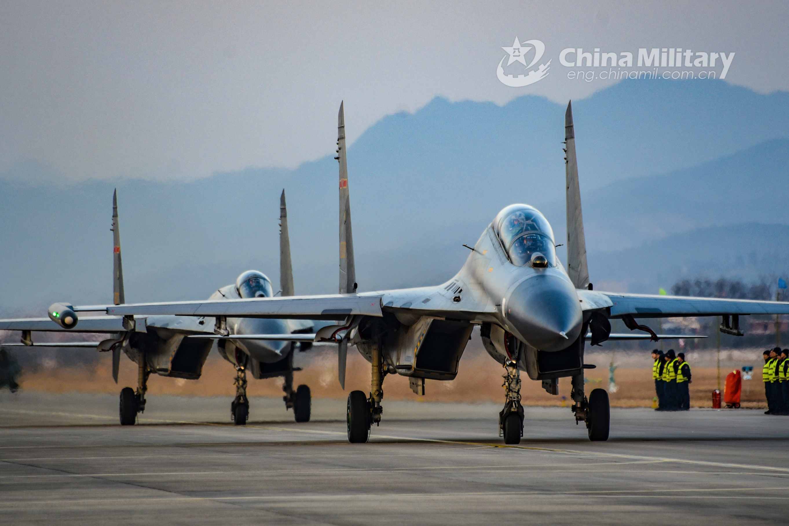 Fighter jets take off for round-the-clock flight