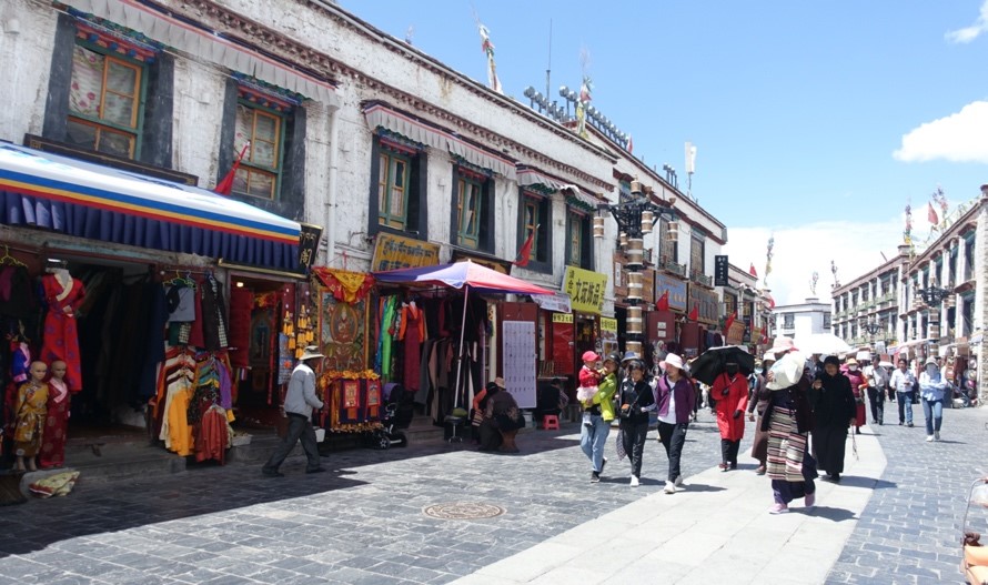 Tourism drives cultural and creative industries in SW China’s Tibet