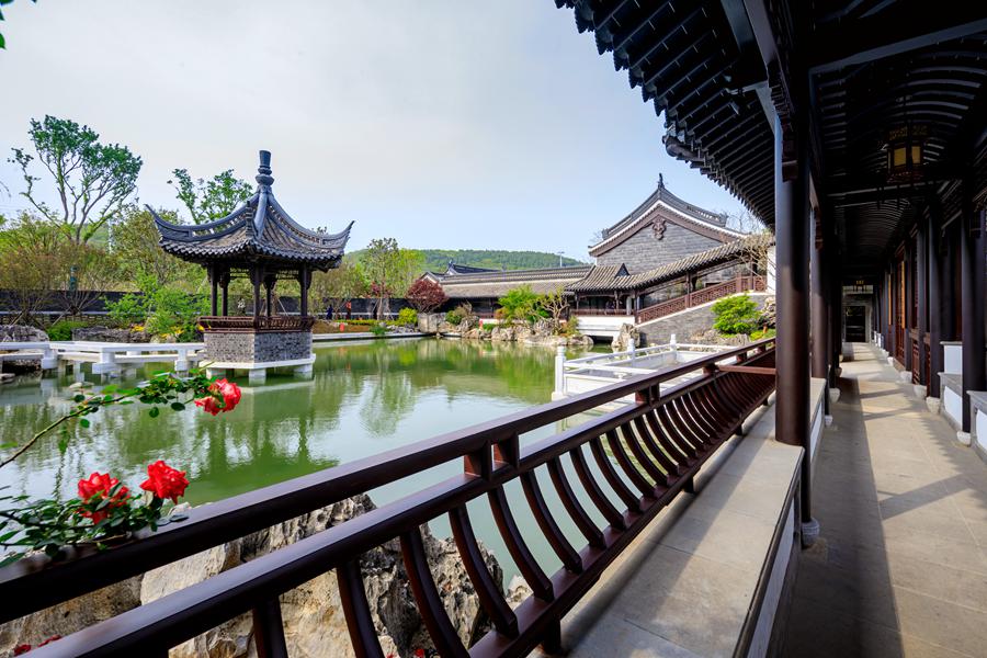 Jiangsu hosts horticultural expo in gardens transformed from quarry remains