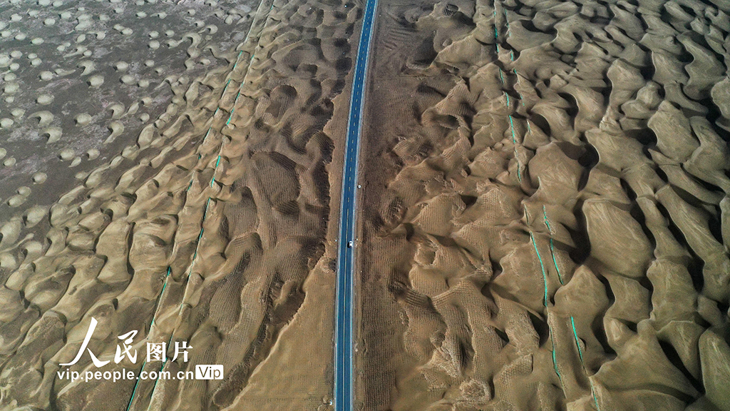 Expressway running across desert to open to traffic in China’s Xinjiang