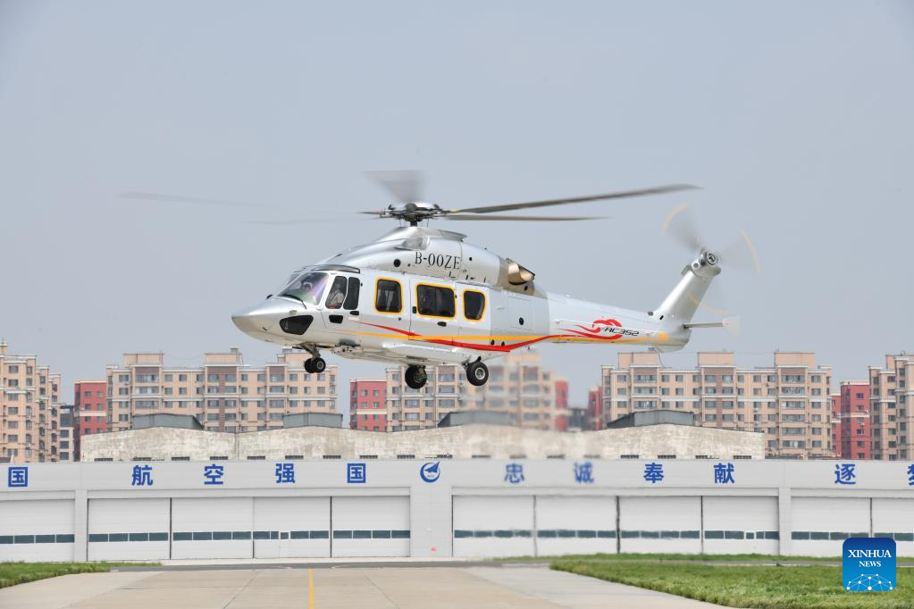 Photo taken on July 26, 2022 shows a Z15 (AC352) helicopter in Harbin, northeast China's Heilongjiang Province.The Civil Aviation Administration of China (CAAC) on Tuesday granted certification to the Z15 helicopter, the country's first homegrown, medium-sized helicopter model, for civil use.Z15, also known as AC352, was developed by AVIC Harbin Aircraft Industry Group Co., Ltd. under a cooperation program between AVIC and Airbus Helicopters. It can carry up to 16 passengers with a 7.5-tonne maximum take-off weight and a maximum range of 850 km. (Xinhua)