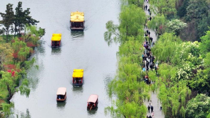 People enjoy themselves during Qingming festival across China