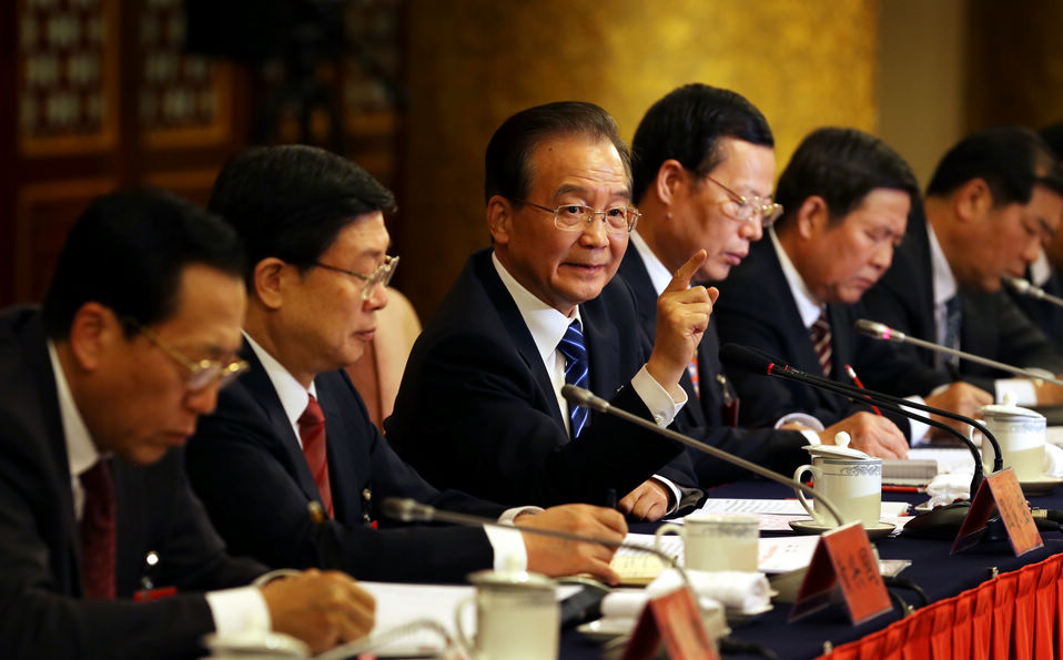 Chinese Premier Wen Jiabao (3rd L) joins a panel discussion of the Tianjin delegation to the 18th National Congress of the Communist Party of China (CPC) in Beijing, capital of China, Nov. 8, 2012. (Xinhua/Yao Dawei)