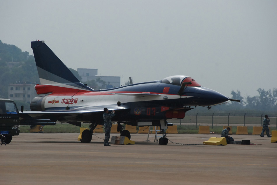 J-10 fighter, August 1st Aerobatic Team of People’s Liberation Army Air Force (PLAAF) (People’s Daily Online/Zhu Rui)