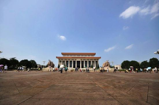 Beijing’s central axis, which passes through a myriad of ancient buildings and traditional hutongs, is one of the two items in Beijing to be listed as a candidate. (CNTV)