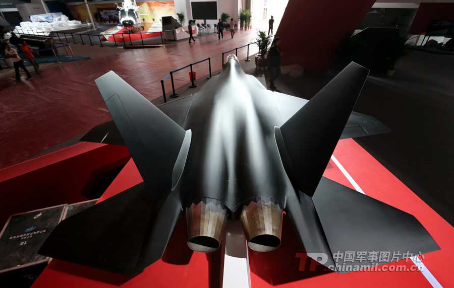 The concept model of China's stealth fighter is on display at the 9th China International Aviation & Aerospace Exhibition, which kicked off on November 12 in Zhuhai, Guangdong province.(China Military Online/Qiao Tianfu)