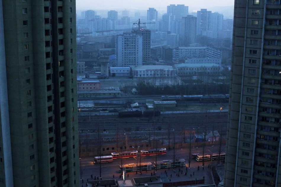 The window view of Pyongyang at sunset. (Photo/Xinhua)
