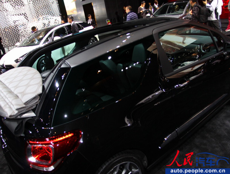 Photo of Citroen concept vehicle at Guangzhou Auto Exhibition (7)