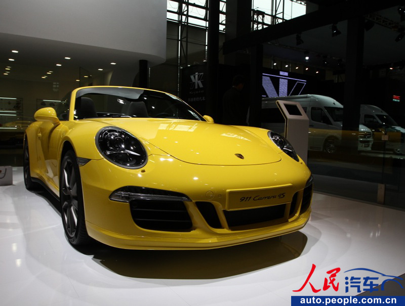 Porsche 911 Carrera 4S shines at Guangzhou Auto Show (28)