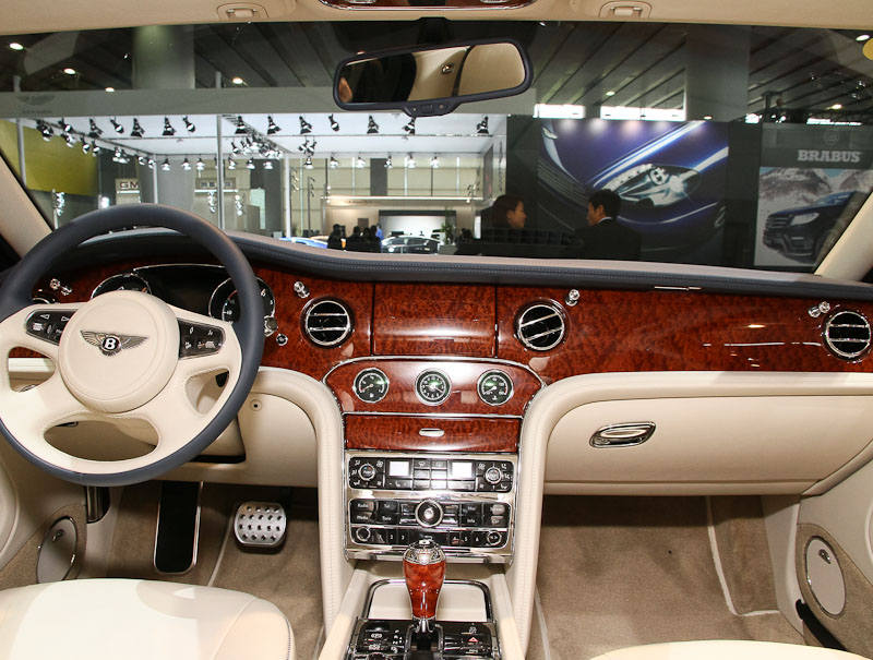 Luxurious Bentley Mulsanne Mulliner (7)