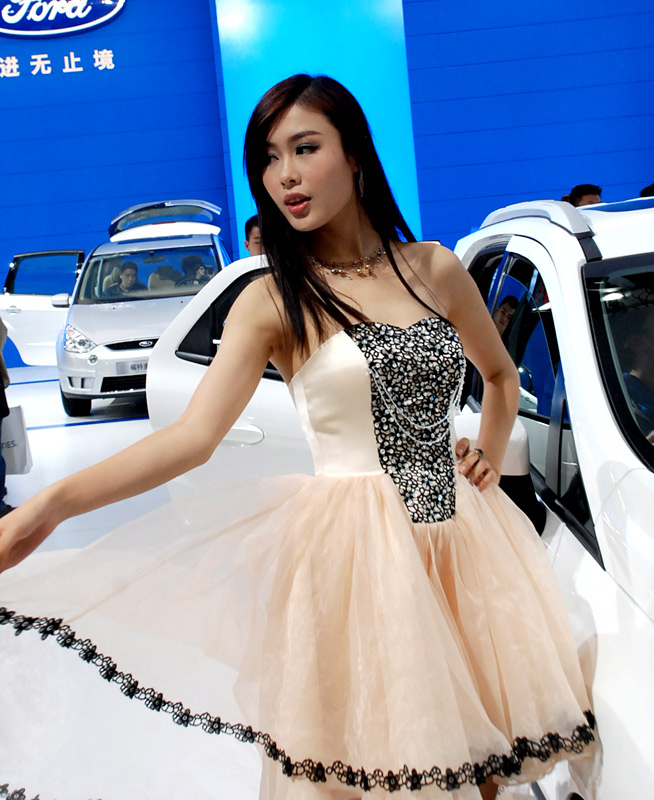 Beautiful model at Guangzhou Auto Show  (25)