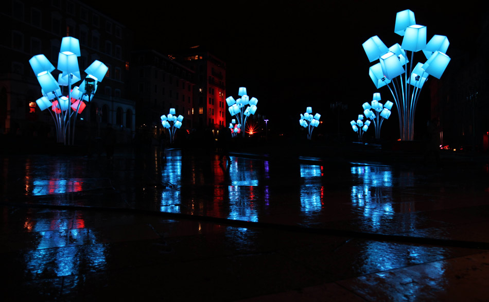 Lighting decoration captured at Lyon light festival preview Dec. 5, 2012. The annual Lyon light festival was held from Dec. 6-Dec. 9, 2012. More than 70 lighting decorations and performances lit up the streets in the 4-day festival. (Xinhua/Gao Jing)