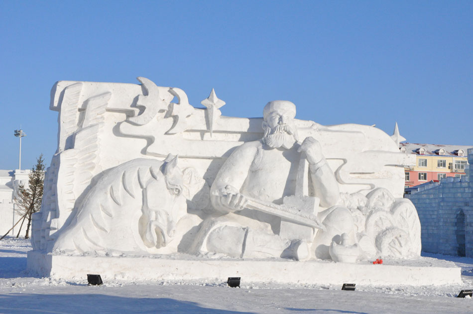 Photo shows a snow sculpture in the theme park of the 14th China-Russia-Mongolia International Ice and Snow Festival in Manzhouli, Hulun Buir in north China's Inner Mongolia Autonomous Region on December 25. (People's Daily Online/Zeng Shurou)