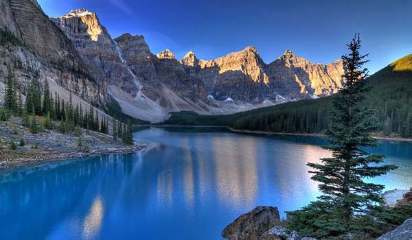 Valley of the Ten Peaks - Moraine Lake, Alberta, Canada. (Photo/Xinhua)
