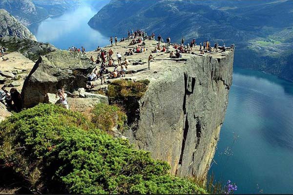 Pulpit Rock, Preikestolen, Norway.  (Photo/Xinhua)
