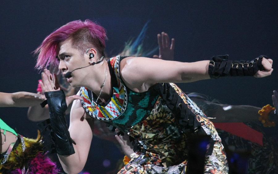 Pop singer Show Luo gives performance during a concert of his 2013 world tour "Over the Limit" at Taipei Arena in Taipei, southeast China's Taiwan, Jan. 4, 2013. (Xinhua)