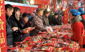 Chinese people prepares for Spring Festival