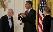 Obama honors U.S. scientists at White House