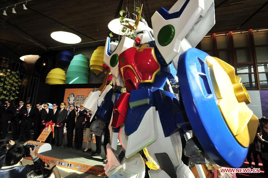 A Gundam robot is displayed in a newly inaugurated robot pavilion at Taipei Expo Park in Taipei, southeast China's Taiwan, Feb. 6, 2013. The robot pavilion was inaugurated Wednesday at the Xinsheng Park of Taipei Expo Park. The facility features 60 robotic exhibits. (Xinhua/Wu Ching-teng) 