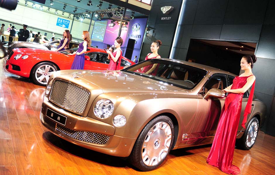 A Bentley car is shown at the 5th Zhengzhou International Auto Exhibition in Zhengzhou, Henan province, on Nov 2. [Li Bo / Xinhua]