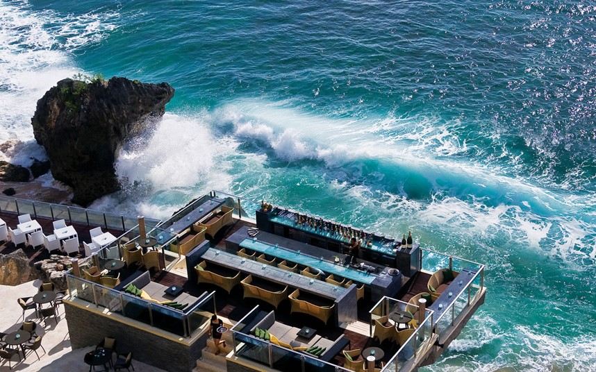 Ayana Resort & Spa's Rock Bar, Bali  (Source: www.huanqiu.com)