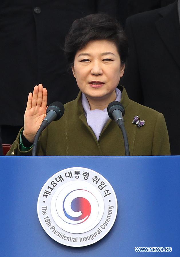 South Korean President Park Geun-hye takes an oath during her inauguration ceremony in Seoul, South Korea, Feb. 25, 2013. Park Geun-hye, the daughter of South Korea's late military strongman Park Chung-Hee, was sworn in as the country's first female president on Monday. (Xinhua/Park Jin Hee)
