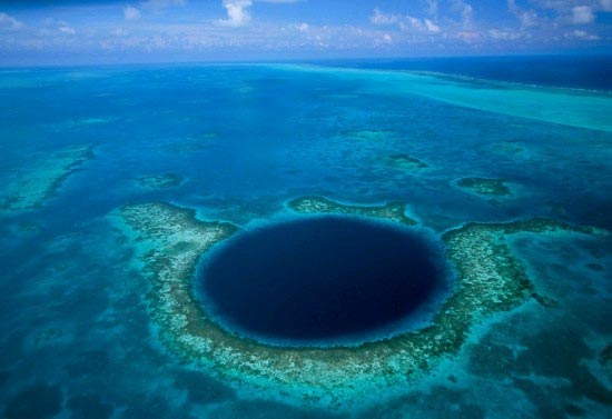 Great Blue Hole (Photo Source: forum.home.news.cn)