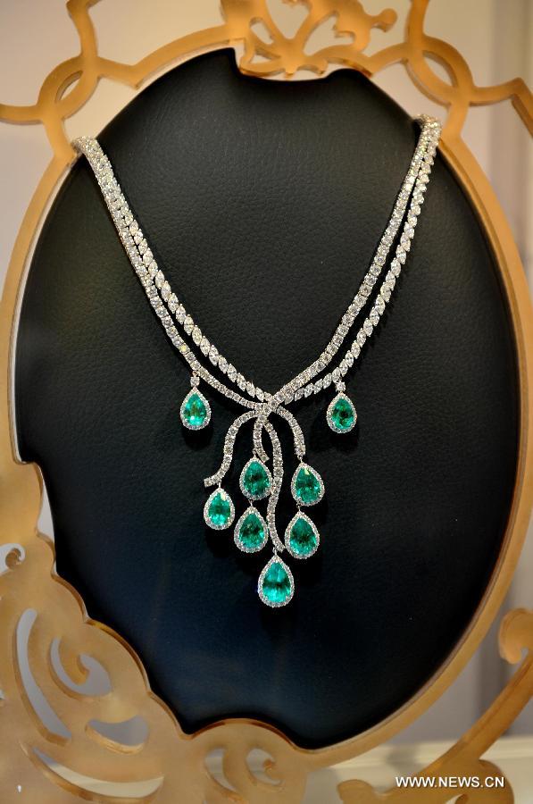 A gem necklace is exhibited during the 30th Hong Kong International Jewellery Show in Hong Kong, south China, March 8, 2013. The five-day show attracted more than 3,300 jewellery exhibitors from 49 countries and regions. (Xinhua/Chen Xiaowei) 