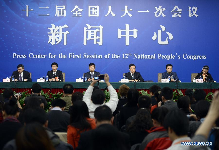 A news conference on how to build undeveloped regions a well-off society is held by the first session of the 12th National People's Congress in Beijing, China, March 12, 2013. (Xinhua/Wang Peng)