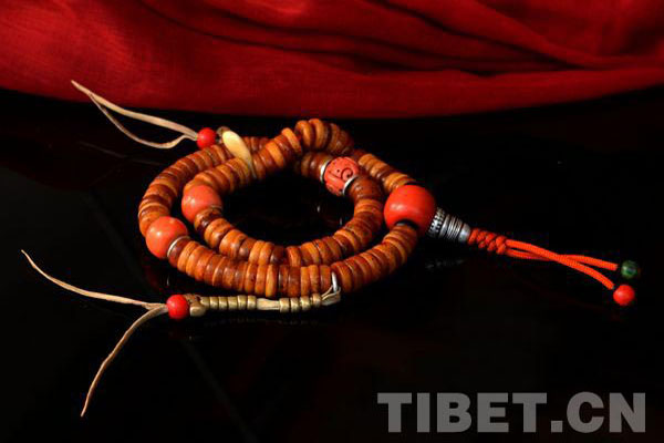 Antique bead [Photo/China Tibet Online] 